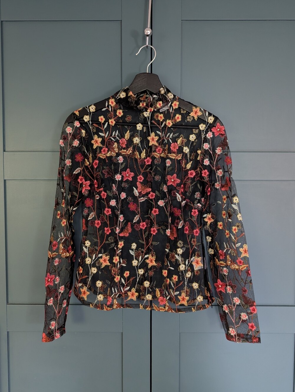 Donna Mizani Embroidered Floral Mesh Mock Neck Blouse | Size Small